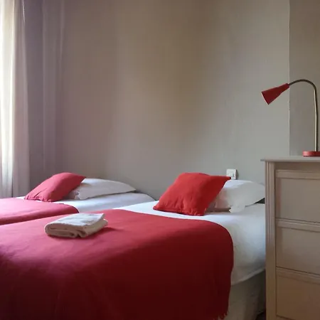 Auberge De La Cauquiere Le Beausset Room photo