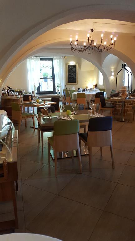 Hotel De La Cauquiere 2*